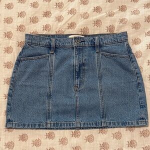Abercrombie & Fitch Denim Mini Skirt Size 6/28